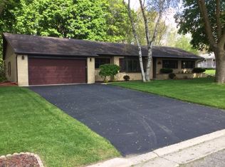 850 Edgewood Pl, Jefferson, WI 53549