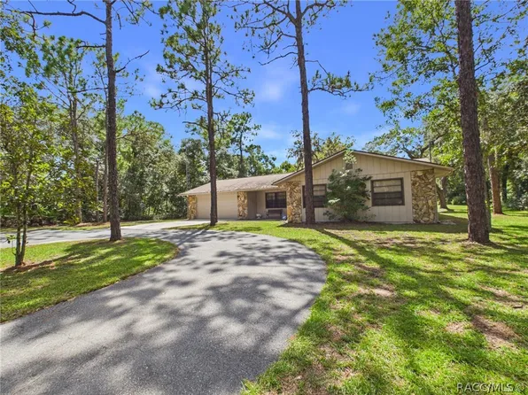 814 N Dunkenfield Ave, Crystal River, FL 34429