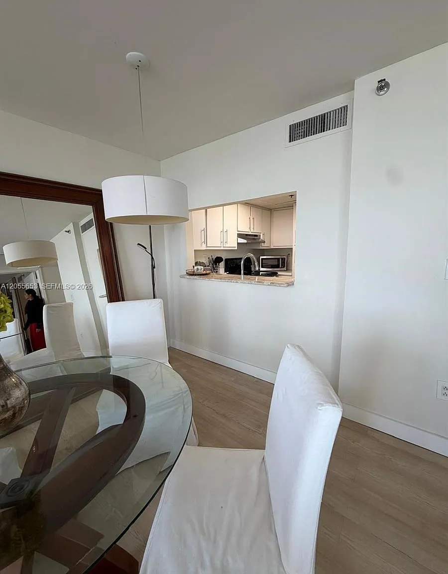 Brickell Key Ii Condo — Photo 3