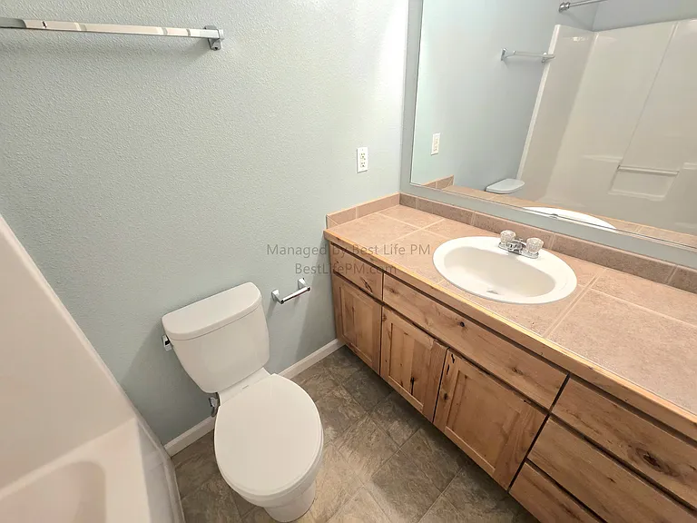 17923 Niks Dr — Photo 32
