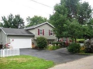 200 Dunlap St, Harvard, IL 60033