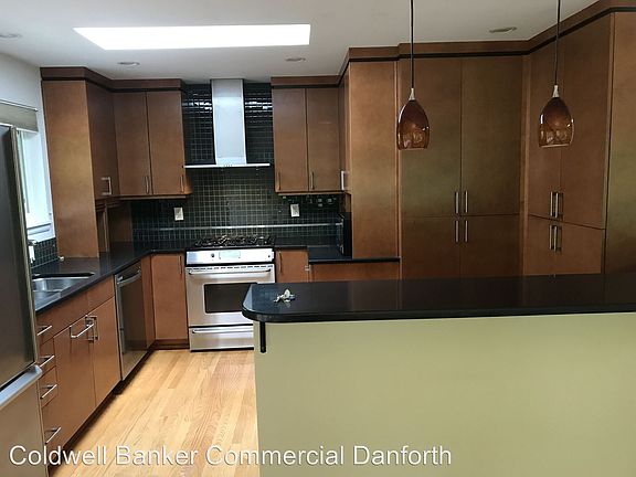 5th image of 10616 Woodhaven Ln