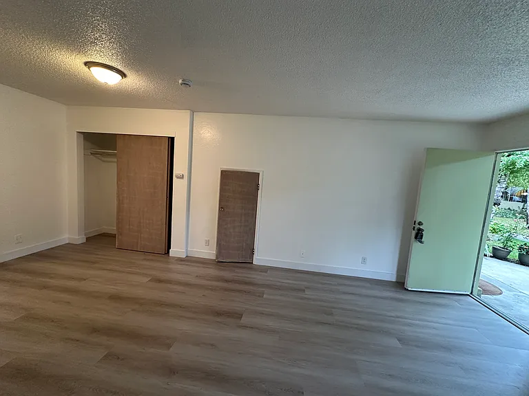 318 Gault St #6 — Photo 4