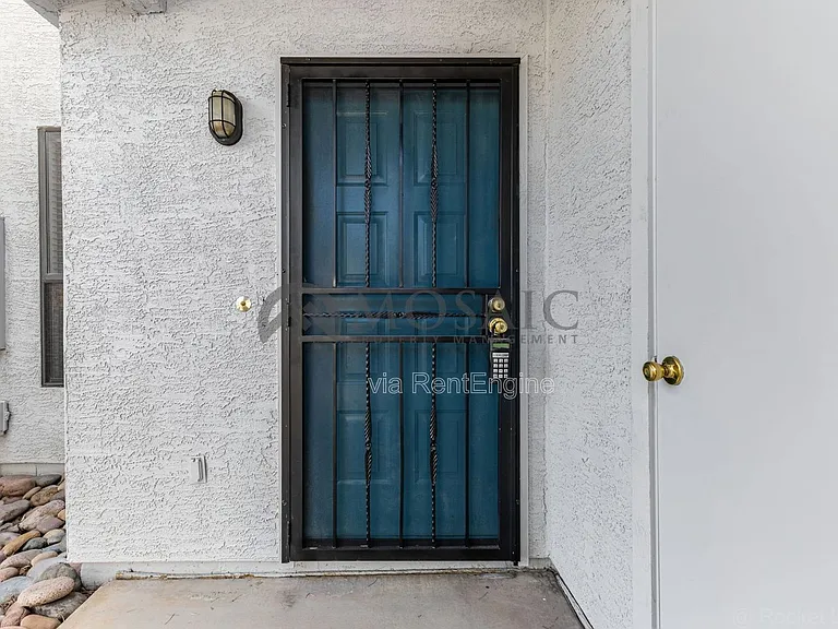 280 S Elizabeth Way #27 — Photo 4