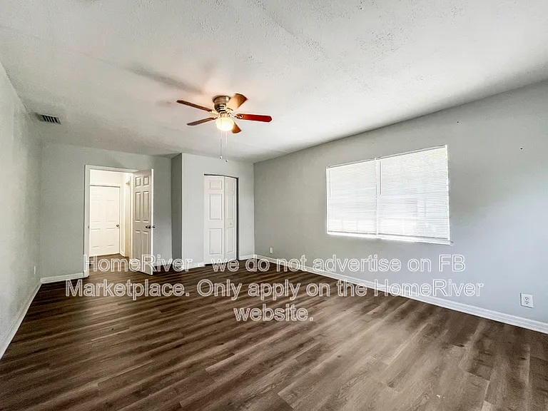 4523 Dolphin Dr — Photo 12