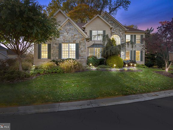 3rd image of 10113 Daphney House Way
