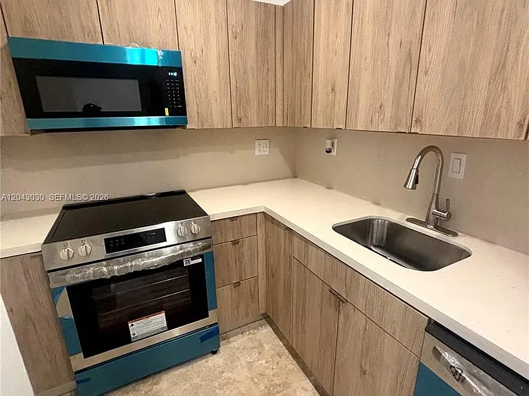 2666 Tigertail Ave #114 — Photo 3