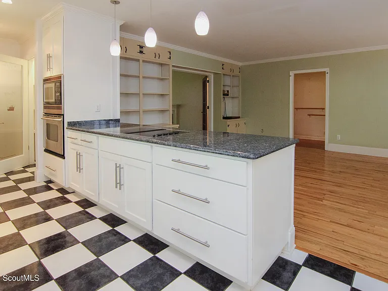 1207 Pine Ave — Photo 23