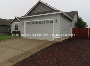 1143 Alderdale Dr, Junction City, OR 97448