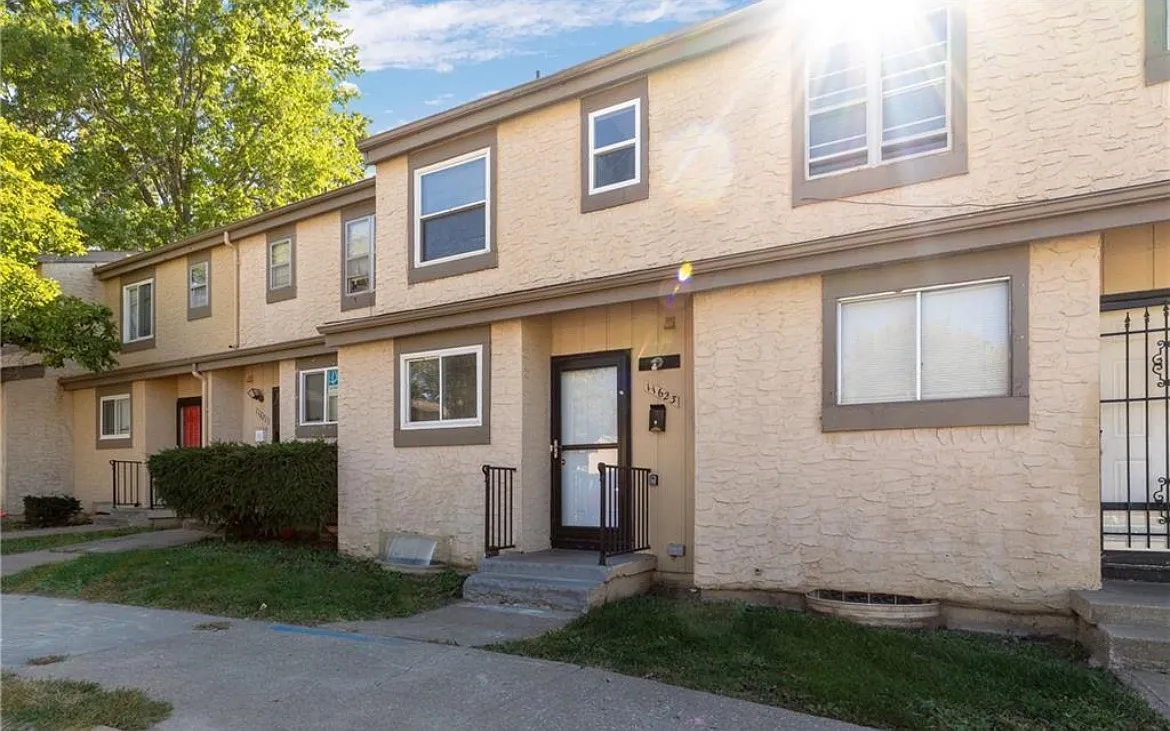 2 bed, 1164 sqft, $1,000 — Photo 1