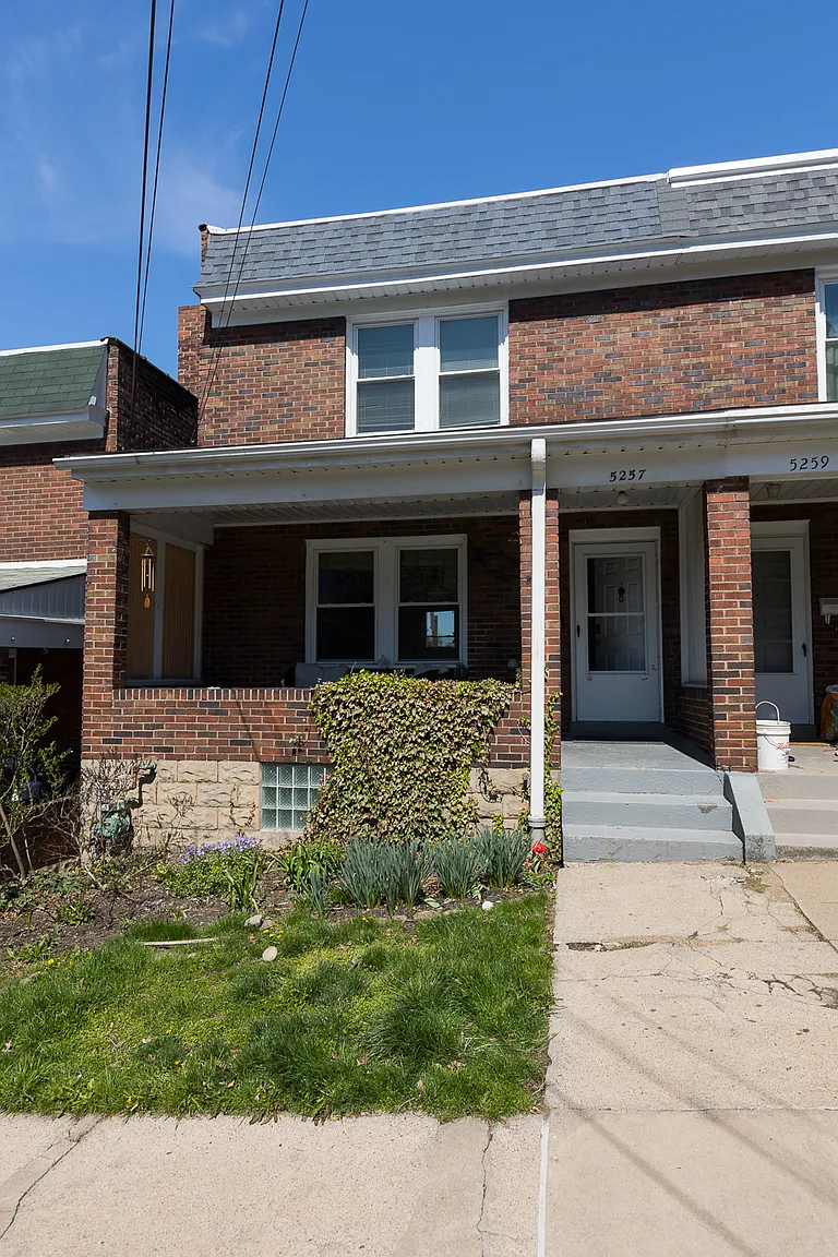 5257 Duncan St photo 1