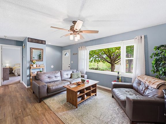 3rd image of 719 Garden Rd