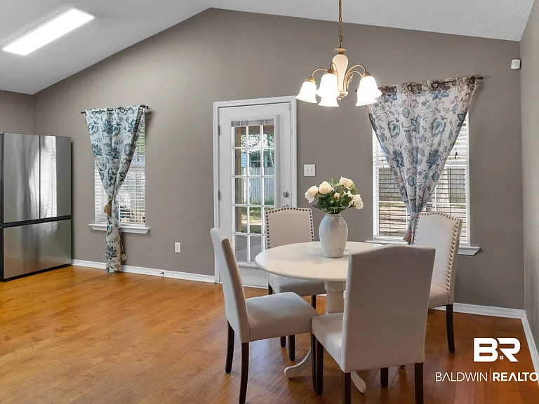 8254 Magnolia Village Dr S — Photo 16