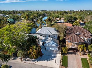 675 Avenida De Mayo, Sarasota, FL 34242