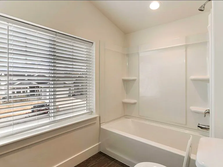849 N 210 W — Photo 18