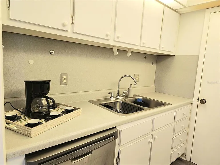 3249 Beneva Rd #204 — Photo 40
