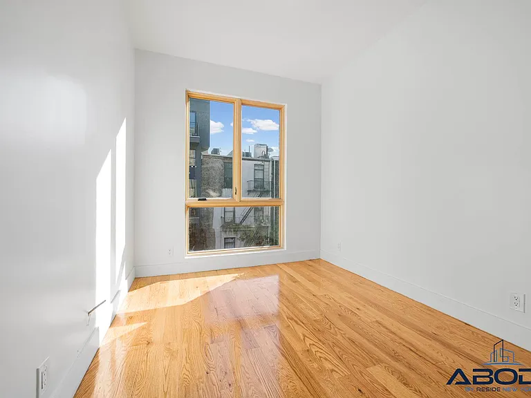 1012 Gates Ave #5C — Photo 12