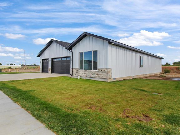 2nd image of 1415 Cardon Ct