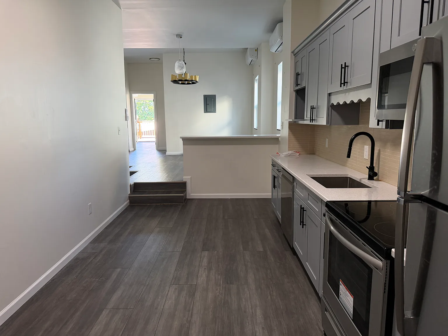 2 bed, 1.5 bath, 850 sqft, $1,700 — Photo 4