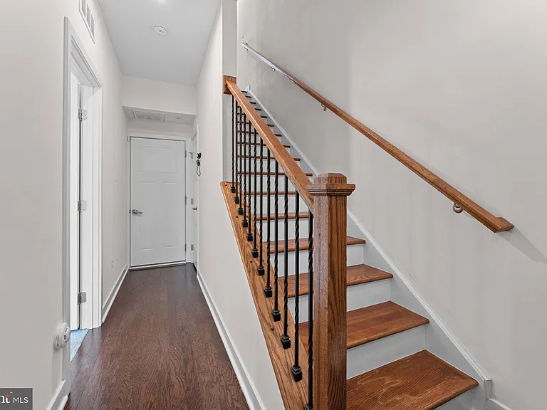 8114 Miner St — Photo 4