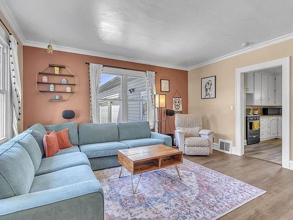 3rd image of 1222 Huron AVENUE