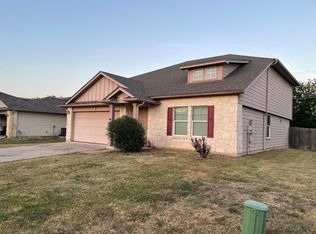 200 Adriana Ln, Hutto, TX 78634