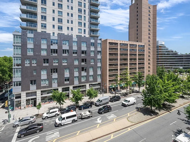 220 Manhattan Ave #5H — Photo 7