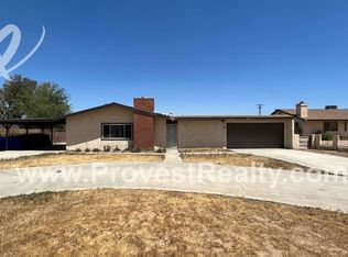 14021 Quinnault Rd, Apple Valley, CA 92307