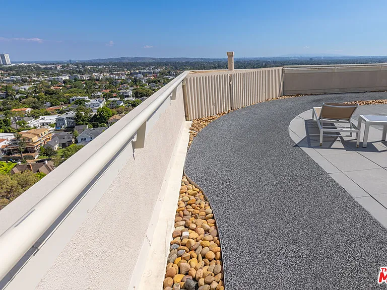 10590 Wilshire Blvd #704 — Photo 23