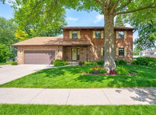 500 Sunrise Cir, Muscatine, IA 52761