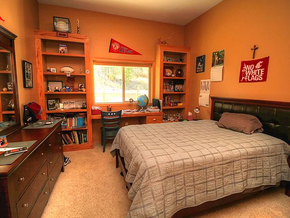 4th image of 1717 S Lloyd Ln