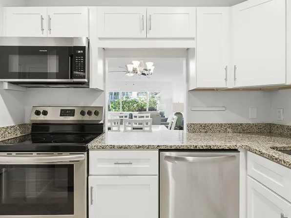 1516 S Lakeside Drive #110, Lake Worth Beach, FL 33460