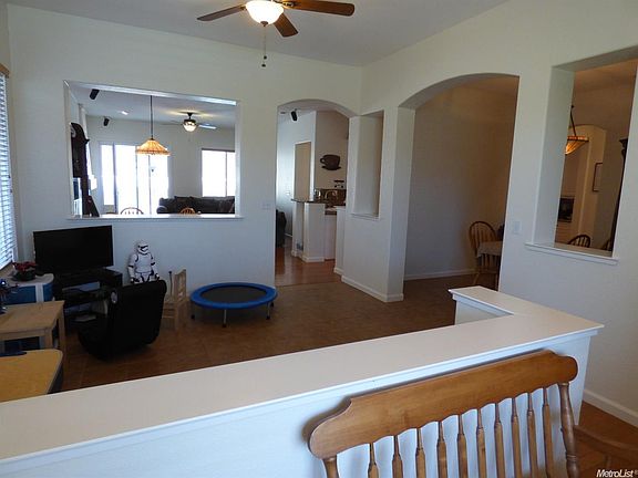 3rd image of 1584 Burchell Hill Dr