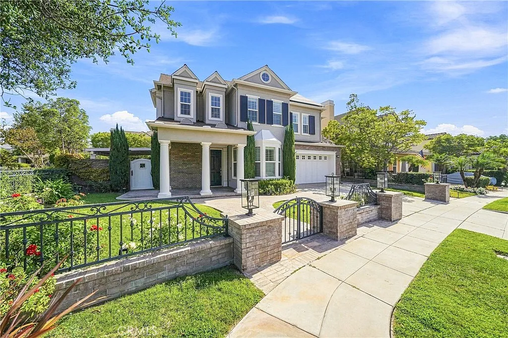 6 bed, 4.5 bath, 4492 sqft, $14,500 — Photo 2