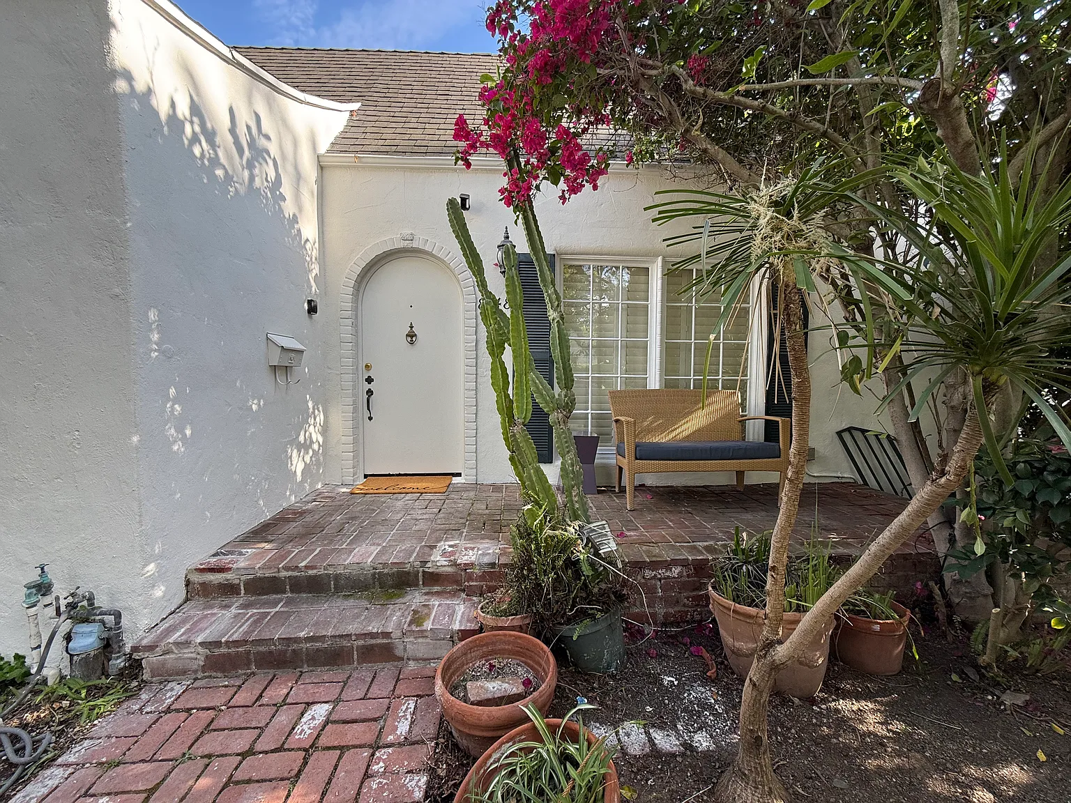 2 bed, 1300 sqft, $6,700 — Photo 2