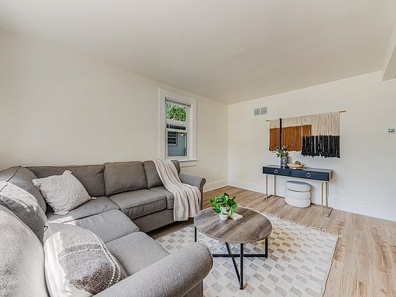 3rd image of 728 W 4th Ave