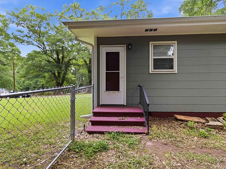 1388 Boiling Springs Rd — Photo 30