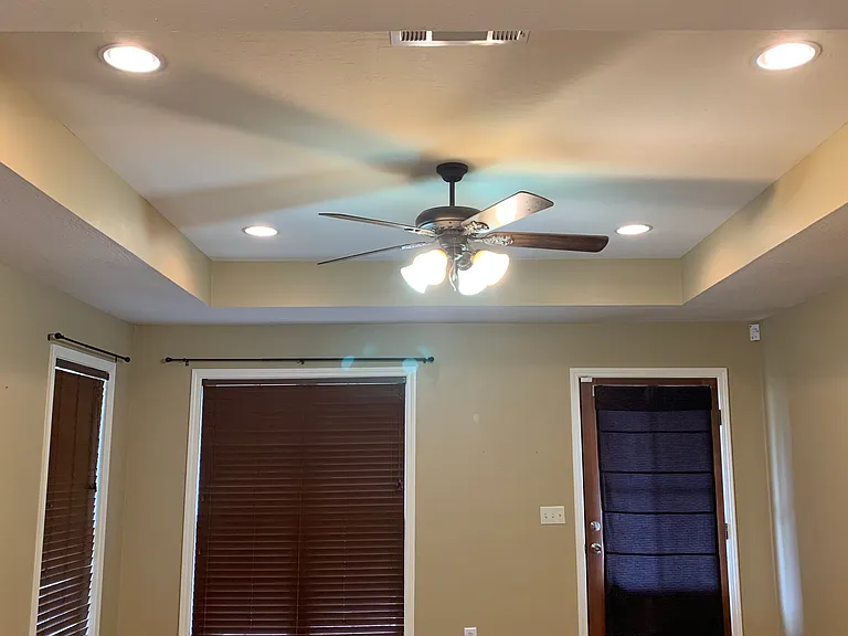 100 Hawthorne Dr — Photo 5