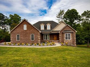 5201 S Oak Cir, Granite Falls, NC 28630