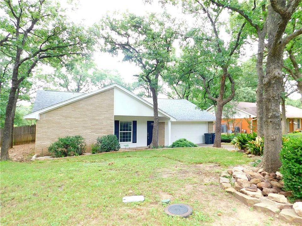 1st image of 210 Lakevista W