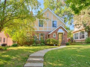 27 E 70th St, Kansas City, MO 64113