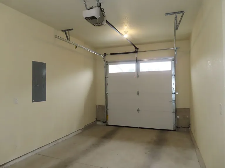 2587 Justine Ln — Photo 13