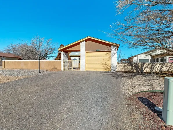 2665 Maricopa Dr SE, Rio Rancho, NM 87124