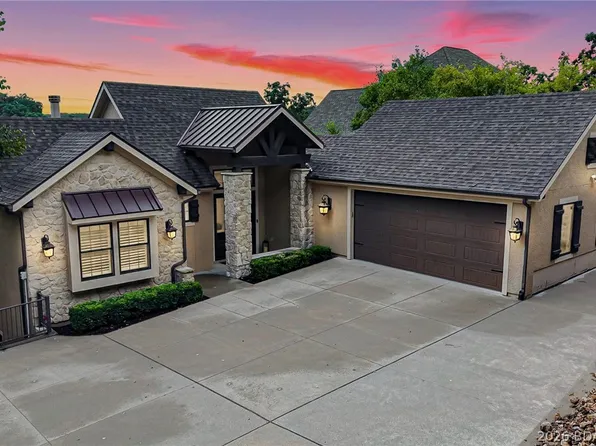 732 Grand Cove Rd, Sunrise Beach, MO 65079