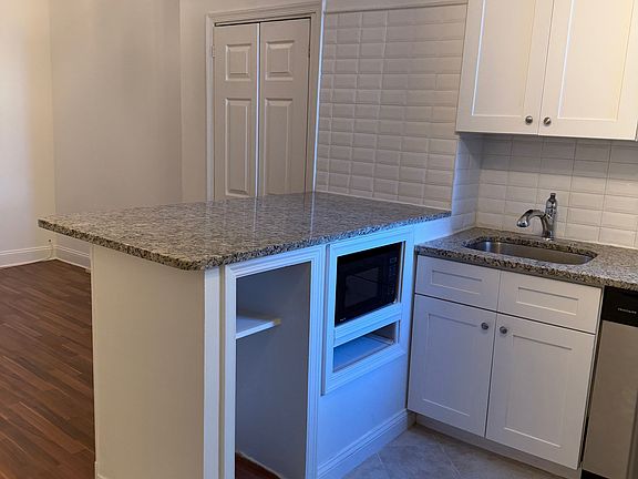 5th image of 753 S 22nd St Floor 2