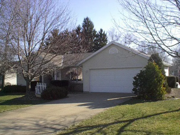 1243 Crestview Dr, Ashland, OH 44805