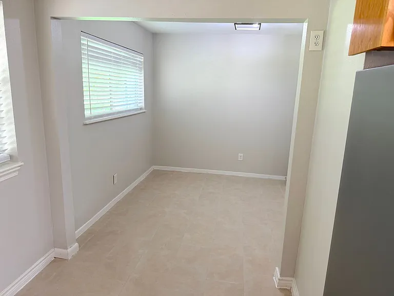 534 Glenvale Dr — Photo 11