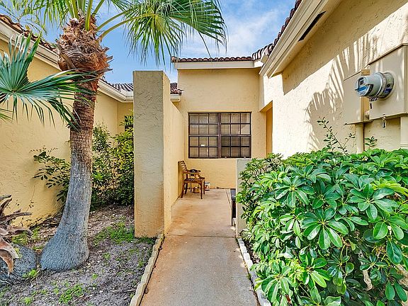 2nd image of 6837 Bridlewood Ct