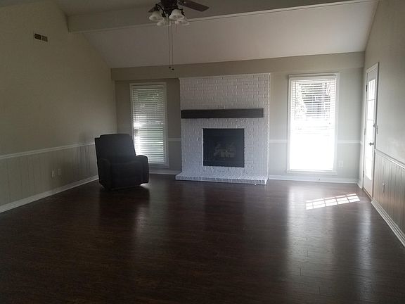 5th image of 112 E Bailey Springs Dr