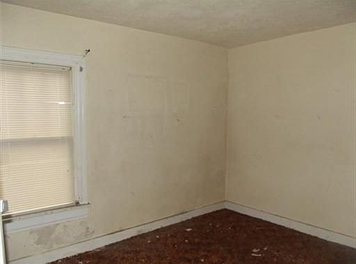 5th image of 2025 Kensington Dr
